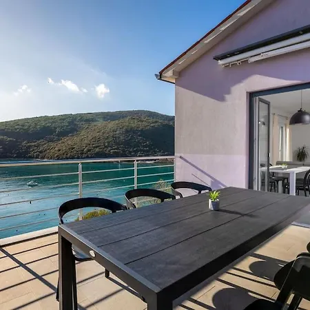 Astrid 2 By Briskva *