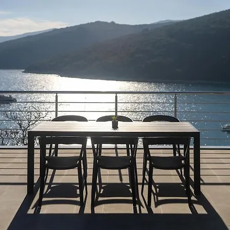 Astrid 2 By Briskva 라벡