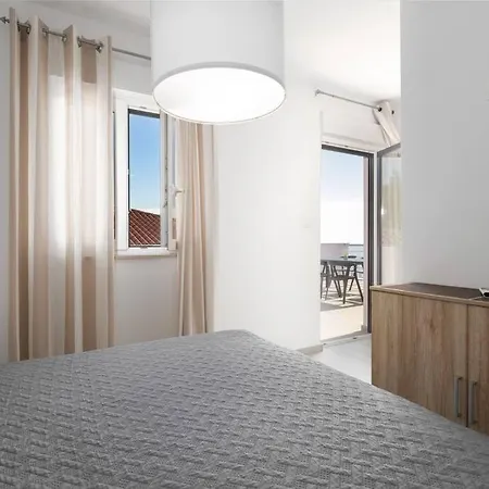 Astrid 2 By Briskva 라벡