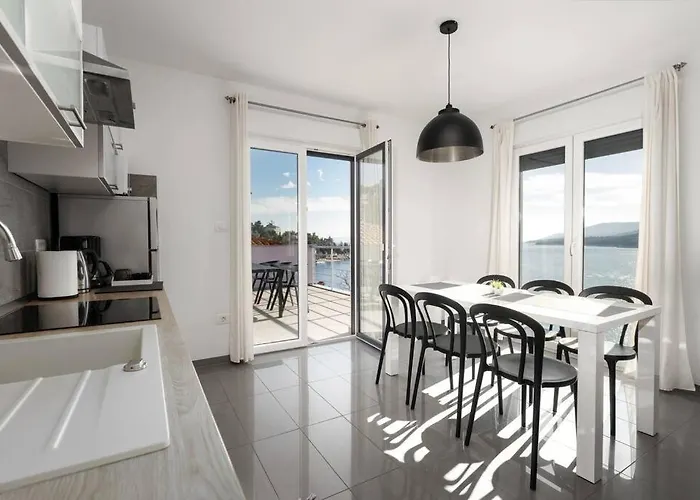 Astrid 2 By Briskva Apartman