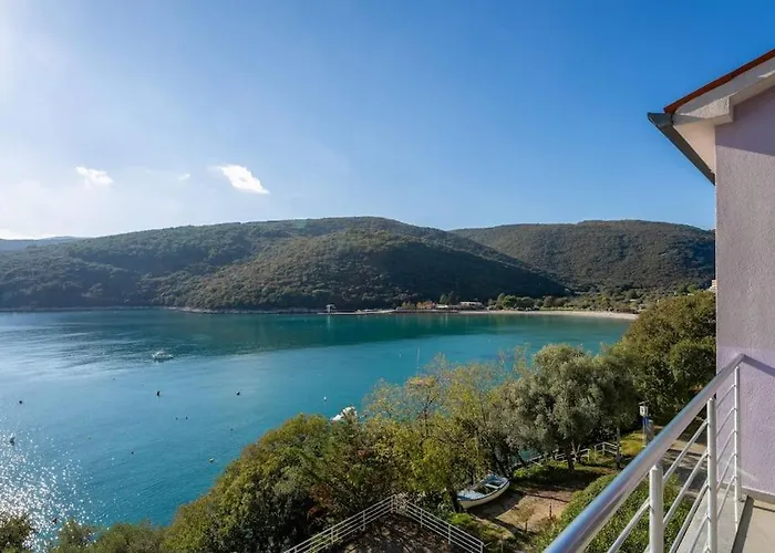 Astrid 2 By Briskva *